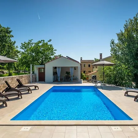 Family Casa Ida With Pool And Grill In Groznjan マルコフツィ