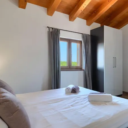 ヴィラ Family Casa Ida With Pool And Grill In Groznjan