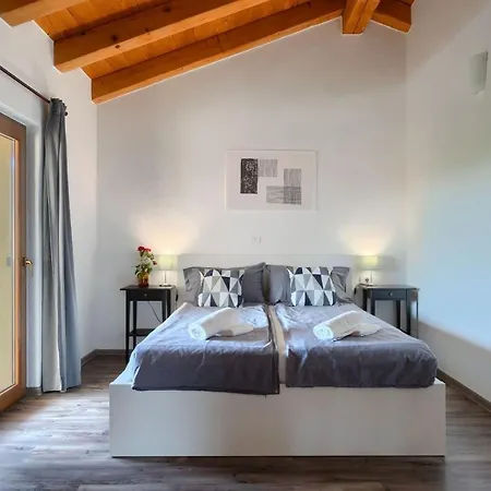 Family Casa Ida With Pool And Grill In Groznjan