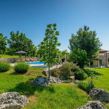 Family Casa Ida With Pool And Grill In Groznjan Villa