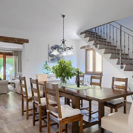 Family Casa Ida With Pool And Grill In Groznjan 빌라