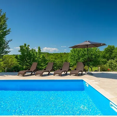 Family Casa Ida With Pool And Grill In Groznjan 빌라 *