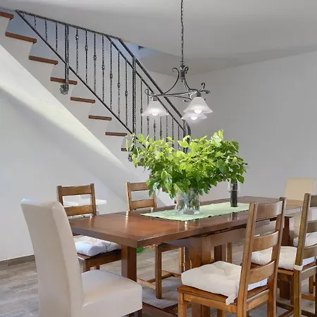 빌라 Family Casa Ida With Pool And Grill In Groznjan *