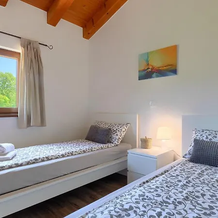Family Casa Ida With Pool And Grill In Groznjan * 마르코브치