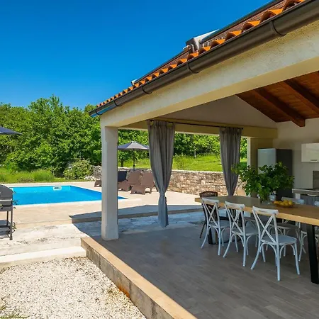 Family Casa Ida With Pool And Grill In Groznjan 마르코브치